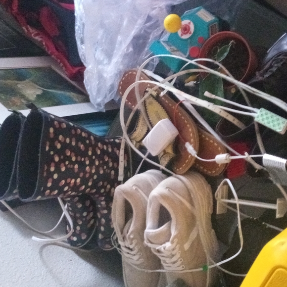 Household items - Picture 5 of 8